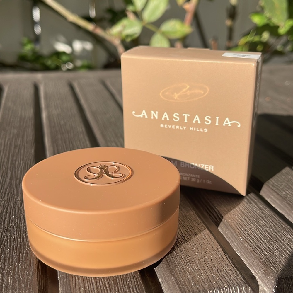 Anastasia Beverly Hills - Cream Bronzer - Golden Tan